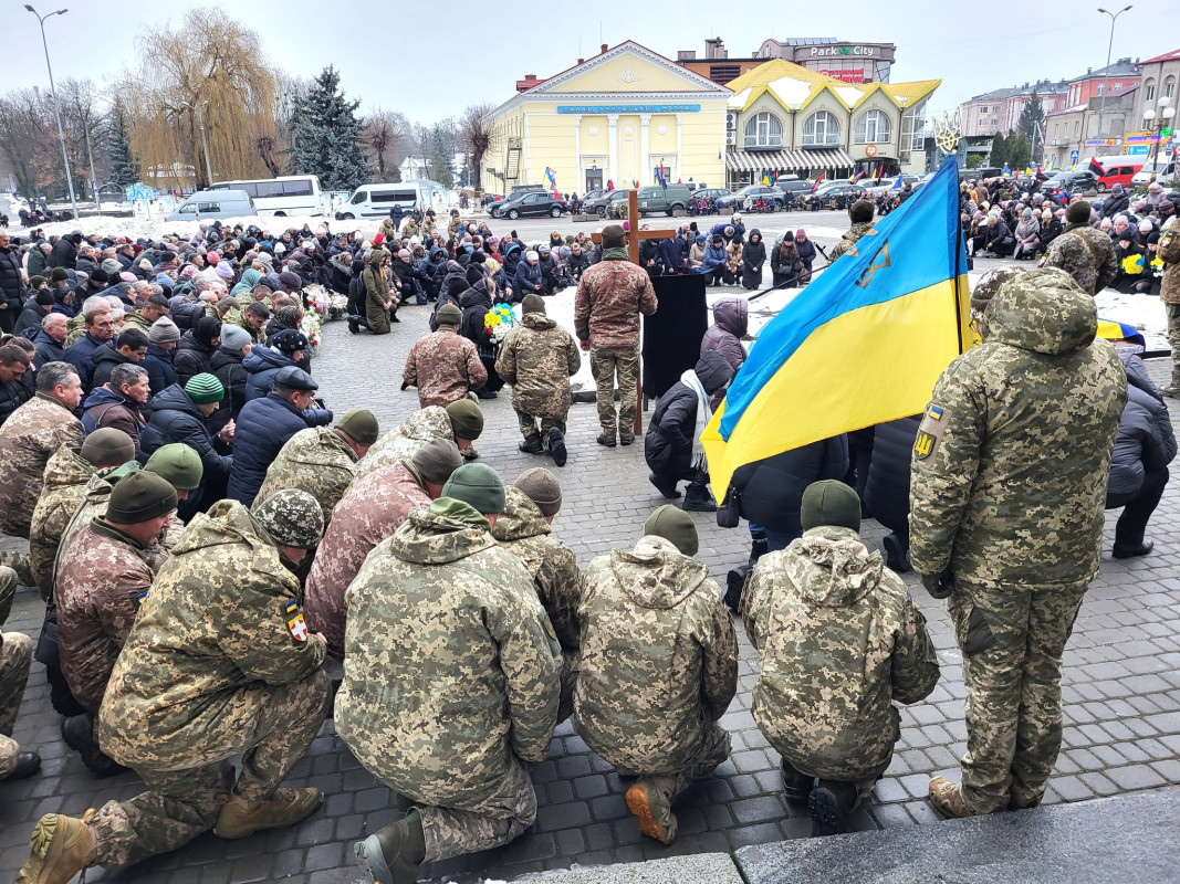 Два прощання в один день: на Волині провели в останню дорогу Героїв, які загинули у боях з окупантами