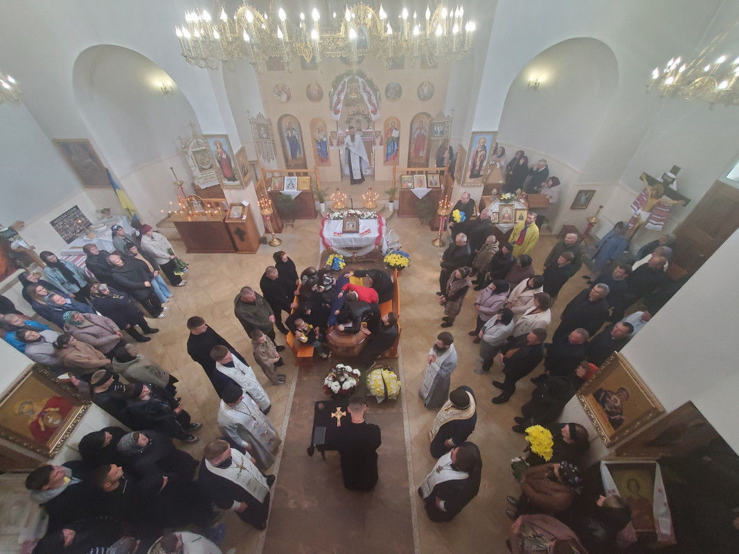 Троє синів втратили батька: на Волині попрощались з Героєм Миколою Кураном