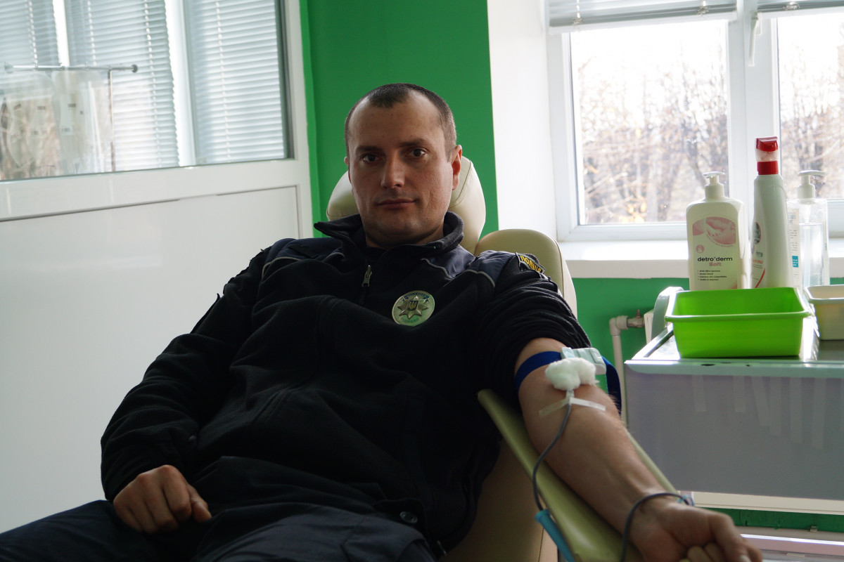 Понад 3 літри донорської крові: поліцейські охорони Волині долучилися до загальнонаціональної акції