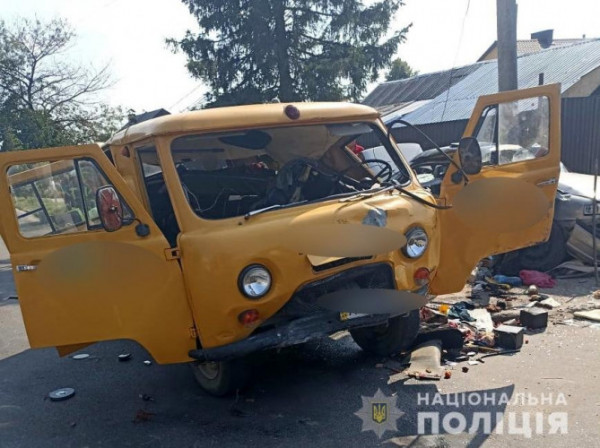 На Волині в аварії загинула жінка, ще семеро отримали травми: деталі смертельної ДТП