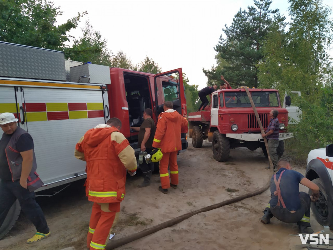 На Волині сталася масштабна пожежа, ймовірно підпал. Відео