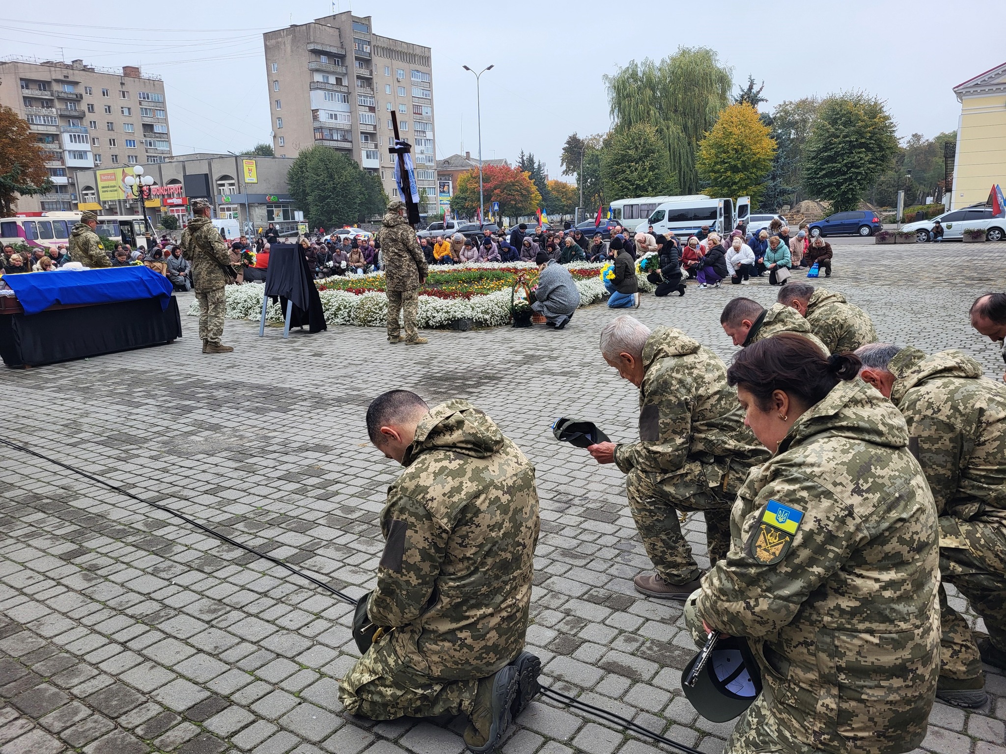 Понад сімнадцять місяців рідні жили в невідомості: на Волині попрощались з Героєм Михайлом Гарбузом
