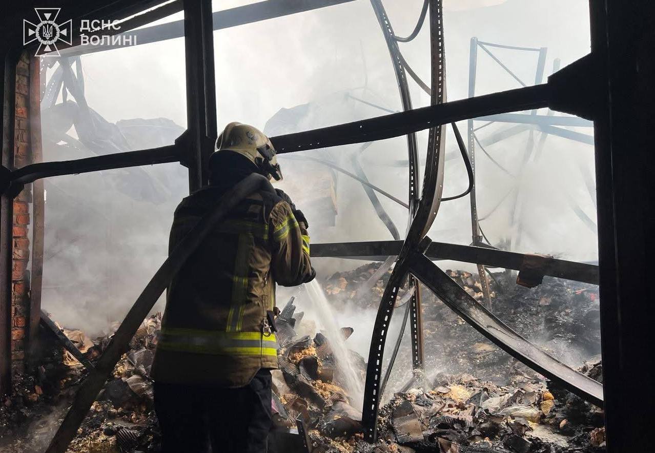 Стало відомо, кому належать склади в Луцьку, в які вранці влучили ворожі шахеди