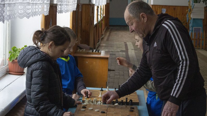 Продав корову заради музики: історія вчителя з Волині, який написав понад 250 пісень