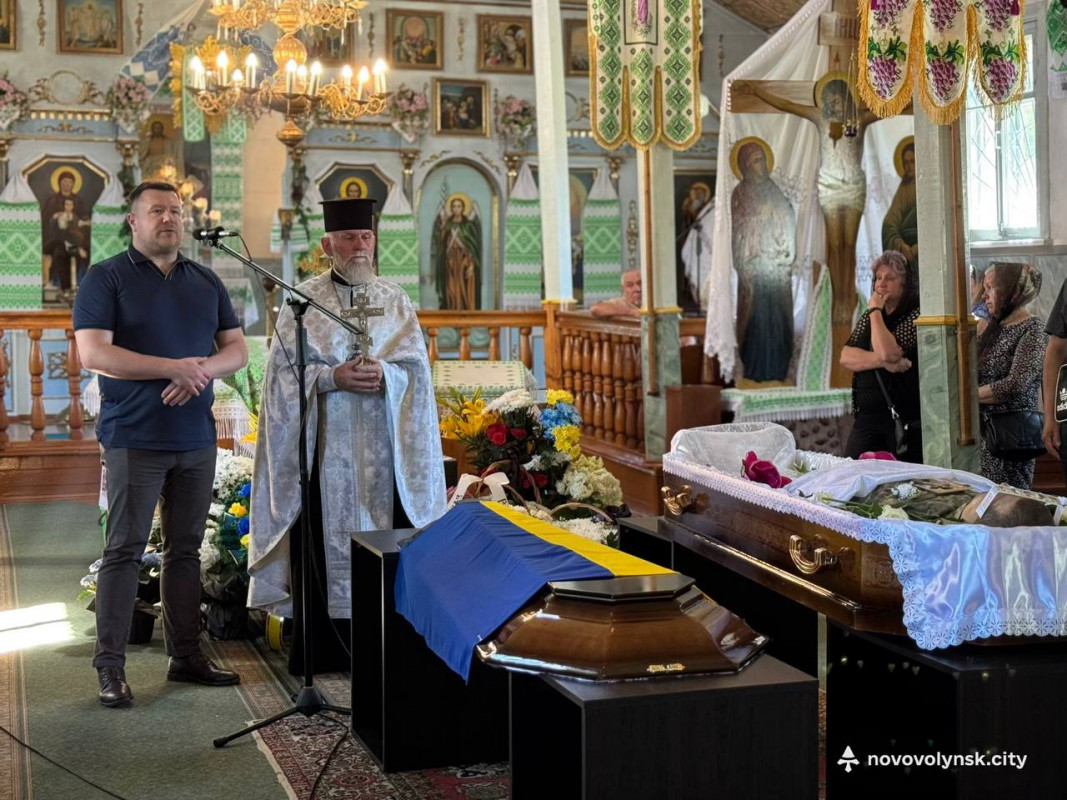 Серце перестало битися на полігоні: волиняни попрощалися з захисником Олегом Мартинюком