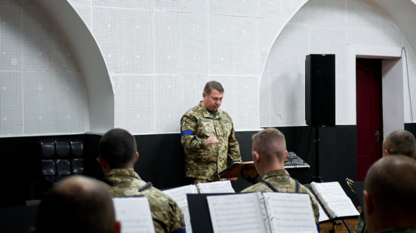 «З кожним похороном додається сива волосина», – музиканти військового оркестру про свою роботу