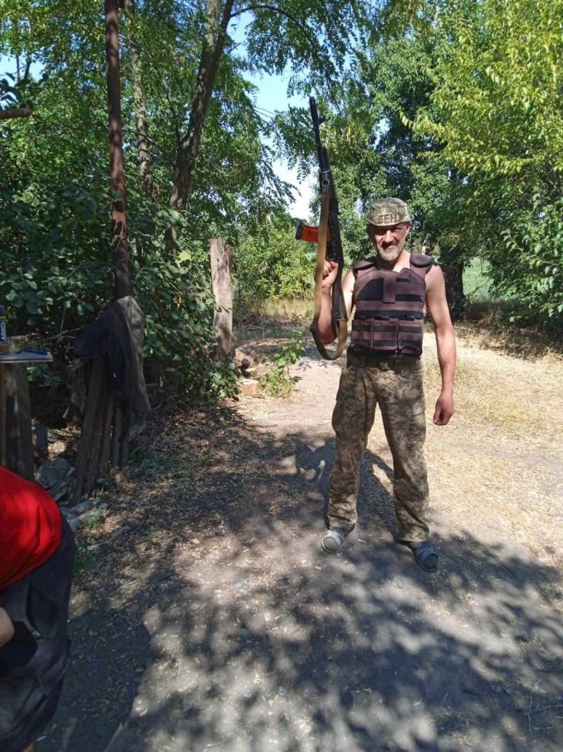 Пройшов пекло війни, та життя обірвалося у відпустці: Герою з Волині навіки 50