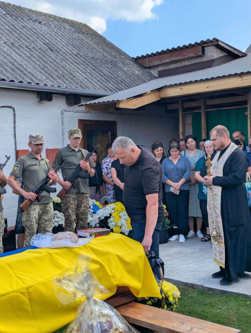 Два роки між надією і болем: на Волині попрощалися із захисником Петром Якимовим