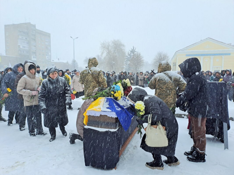 Вважався зниклим безвісти: на Волині попрощалися із захисником Дмитром Колядою