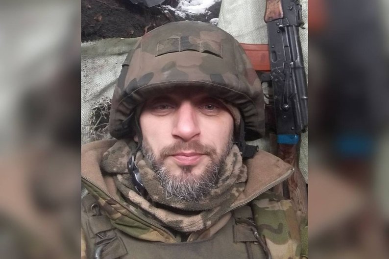 «Не знімайте, хлопці, бронежилет і каску»: боєць з Волині після тяжкого поранення готується до нового життя