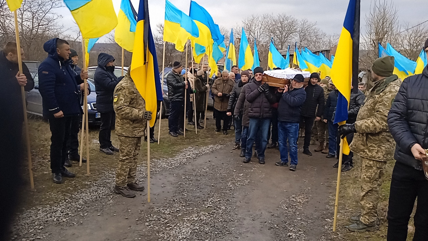 Загинув унаслідок вибуху ворожого снаряда: попрощалися із ексгравцем луцької «Волині» Романом Годованим