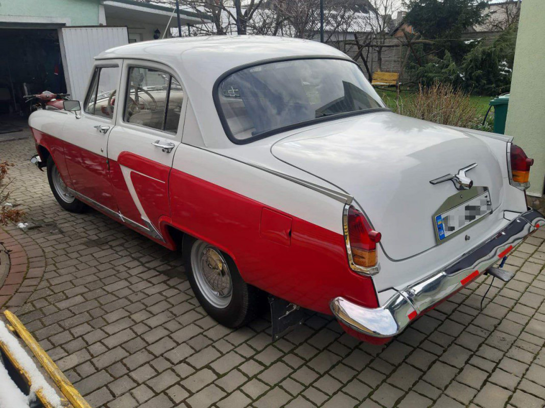 На Волині продають ретроавтомобіль за 7 000 доларів