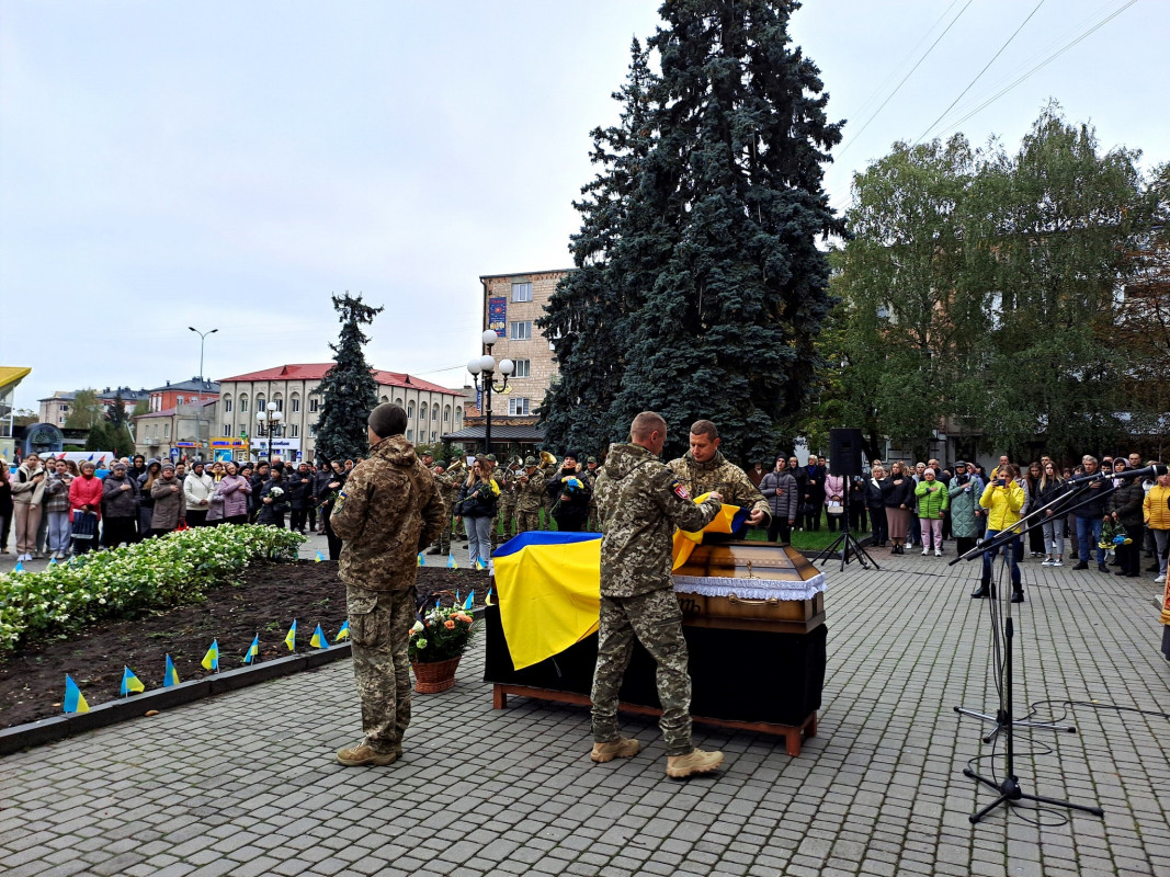 Мріяв створити сім’ю, але не судилося: на Волині попрощалися з Героєм Володимиром Кашубою