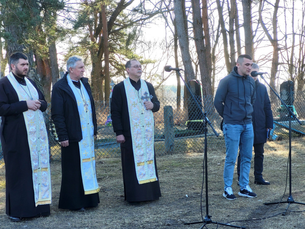 На Волині провели в останню дорогу 28-річного Героя Тараса Мельника