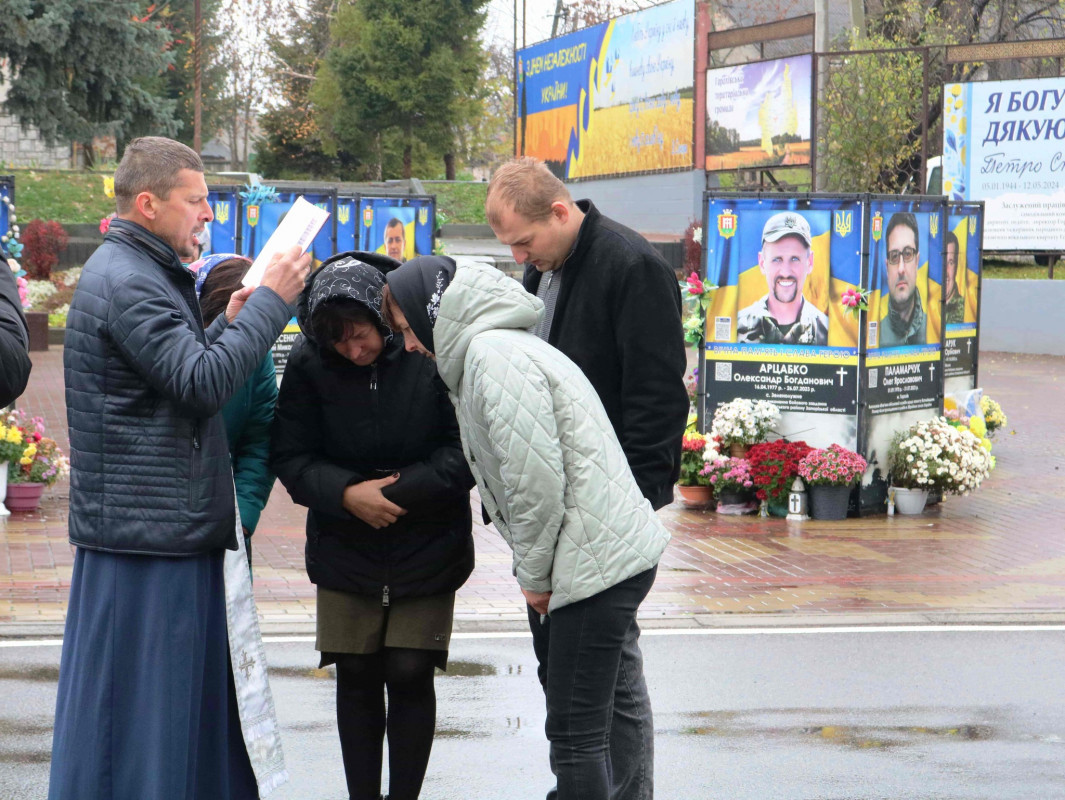 Довгий час вважався зниклим безвісти: на Волині попрощалися з Героєм Валентином Боском