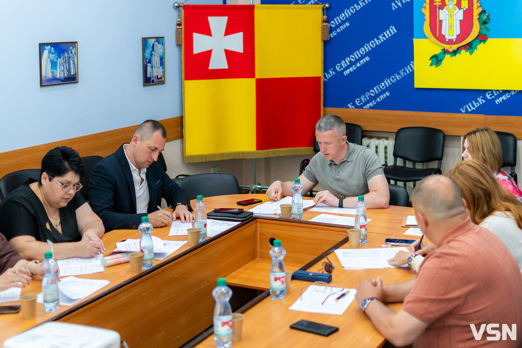 Понад 400 звернень: у Луцьку звітували про відновлення пошкодженого житла після ворожого обстрілу
