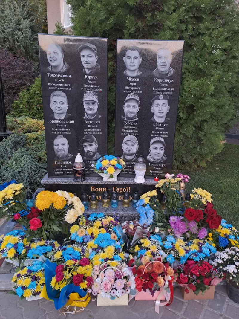 Після смерті син наснився і просив повернути прапор на могилу: спогади про Героя Романа Юрчука з Волині