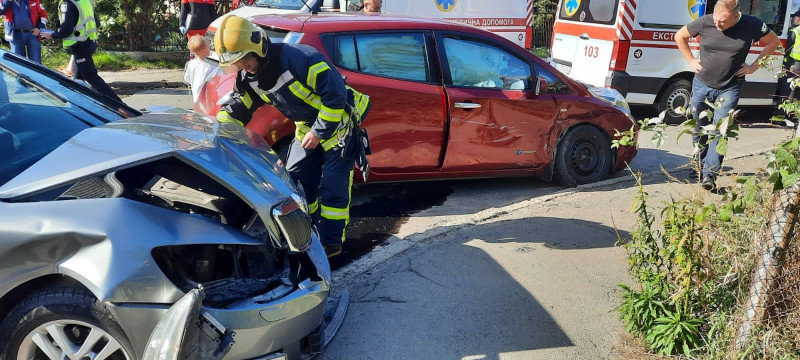 Дві пожежі, усунення наслідків ДТП та порятунок дитини: один день роботи волинських рятувальників