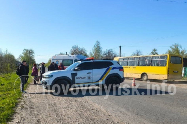 На Волині бус збив велосипедиста, постраждалий — у лікарні
