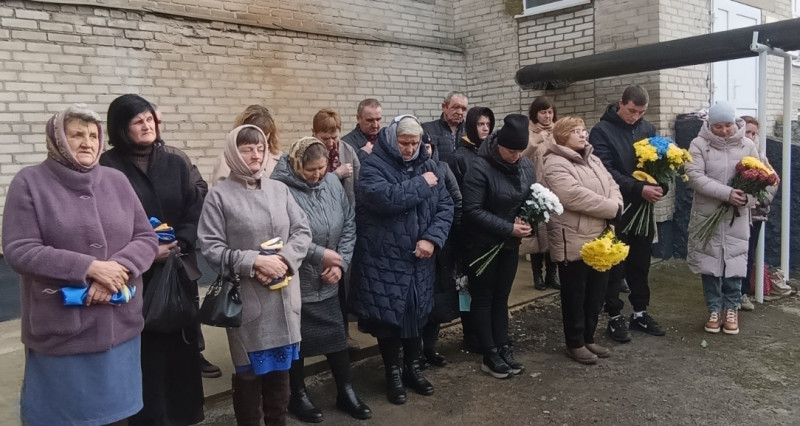 На фасаді сільського ліцею на Волині відкрили аж сім меморіальних дощок загиблим Героям