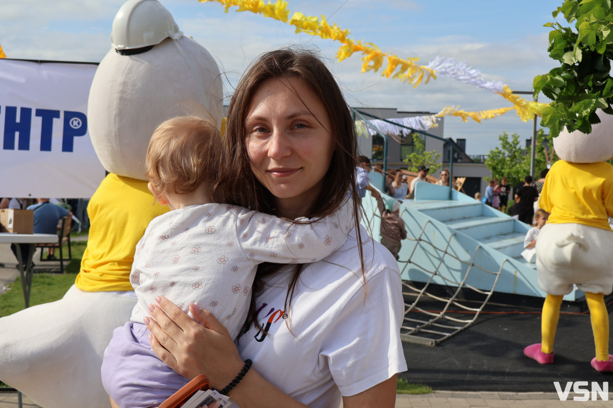 Традиція, що об'єднує: будівельна компанія «Інвестор» провела масштабний «День доброго сусіда» у Струмівці