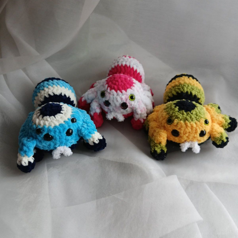 «Гачок завжди зі мною»: історія майстрині-переселенки з Луганщини, яка перевезла своє натхнення на Волинь