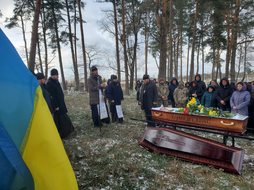 Брати нині захищають Вітчизну: на Волині попрощались з Героєм Михайлом Жердецьким