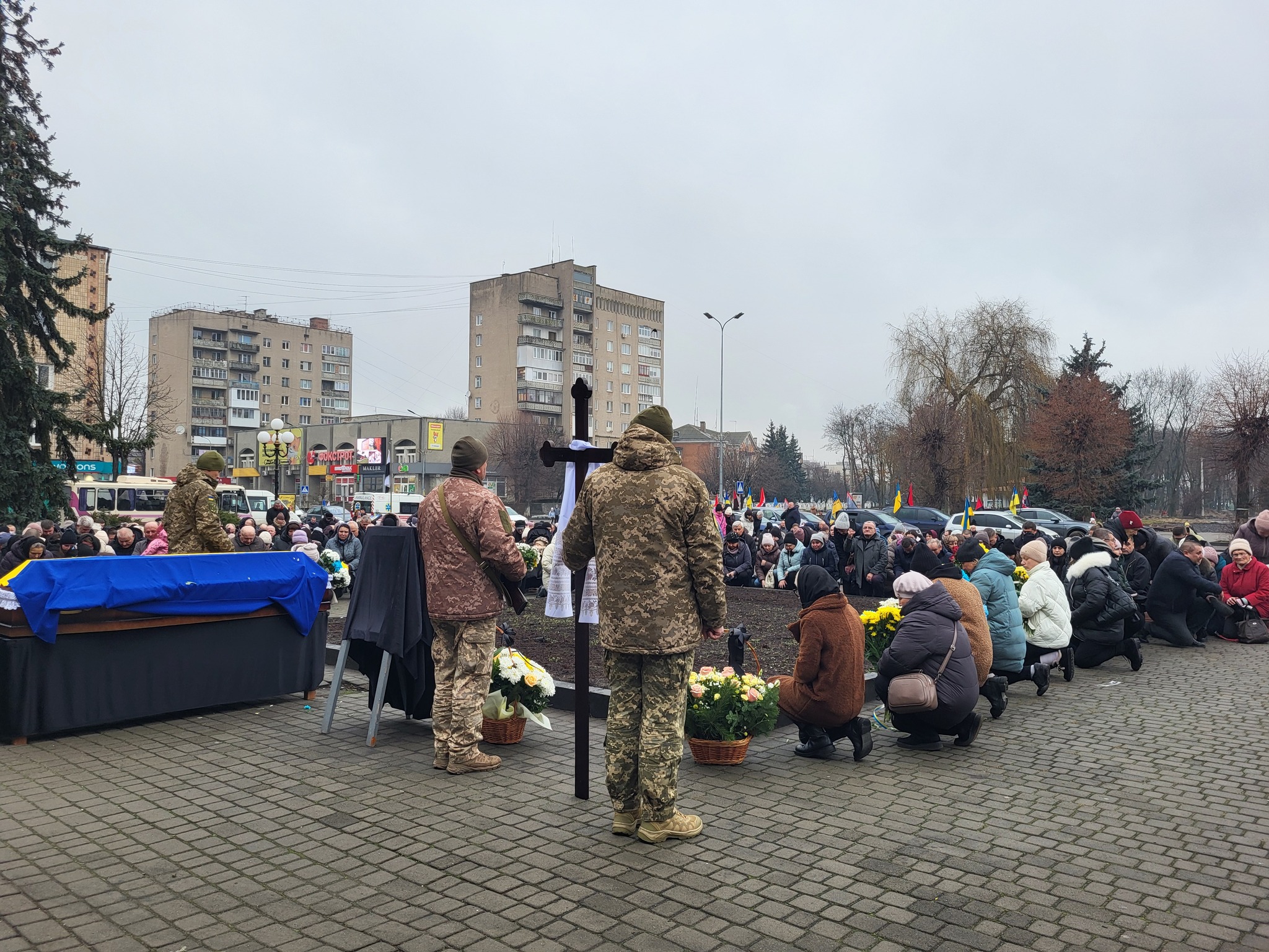 Незадовго до загибелі дізнався, що стане татом третьої доньки: на Волині попрощалися з Героєм Василем Сорокою