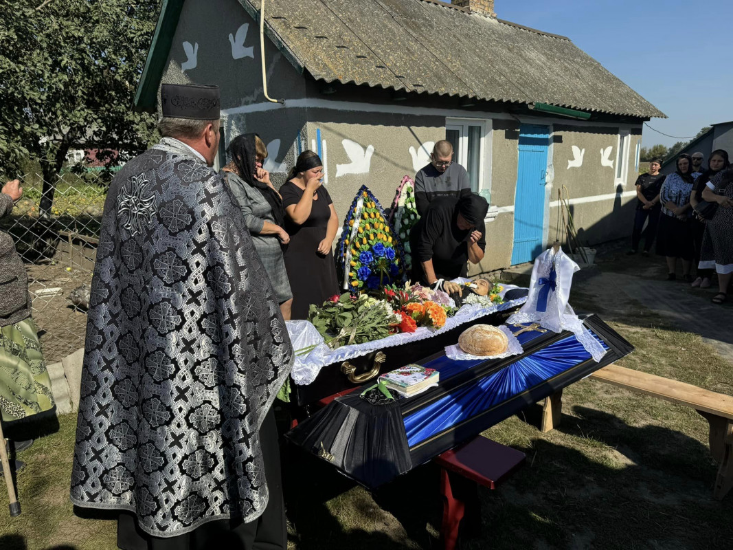 Після важких поранень повернувся на лікування на рідну Волинь: попрощалися із захисником Сергієм Вихецьким