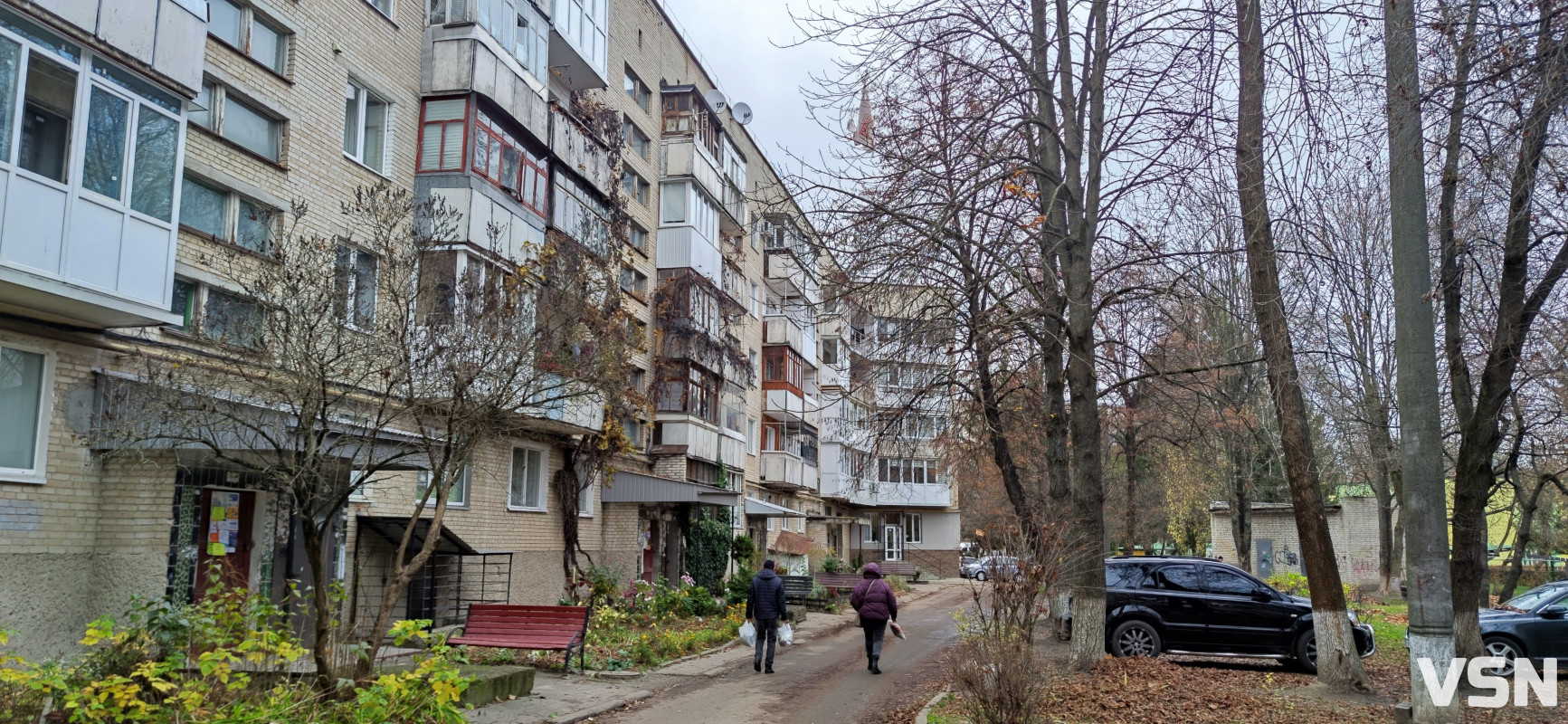 Три кілометри життя: фоторепортаж із найдовшого будинку України в Луцьку