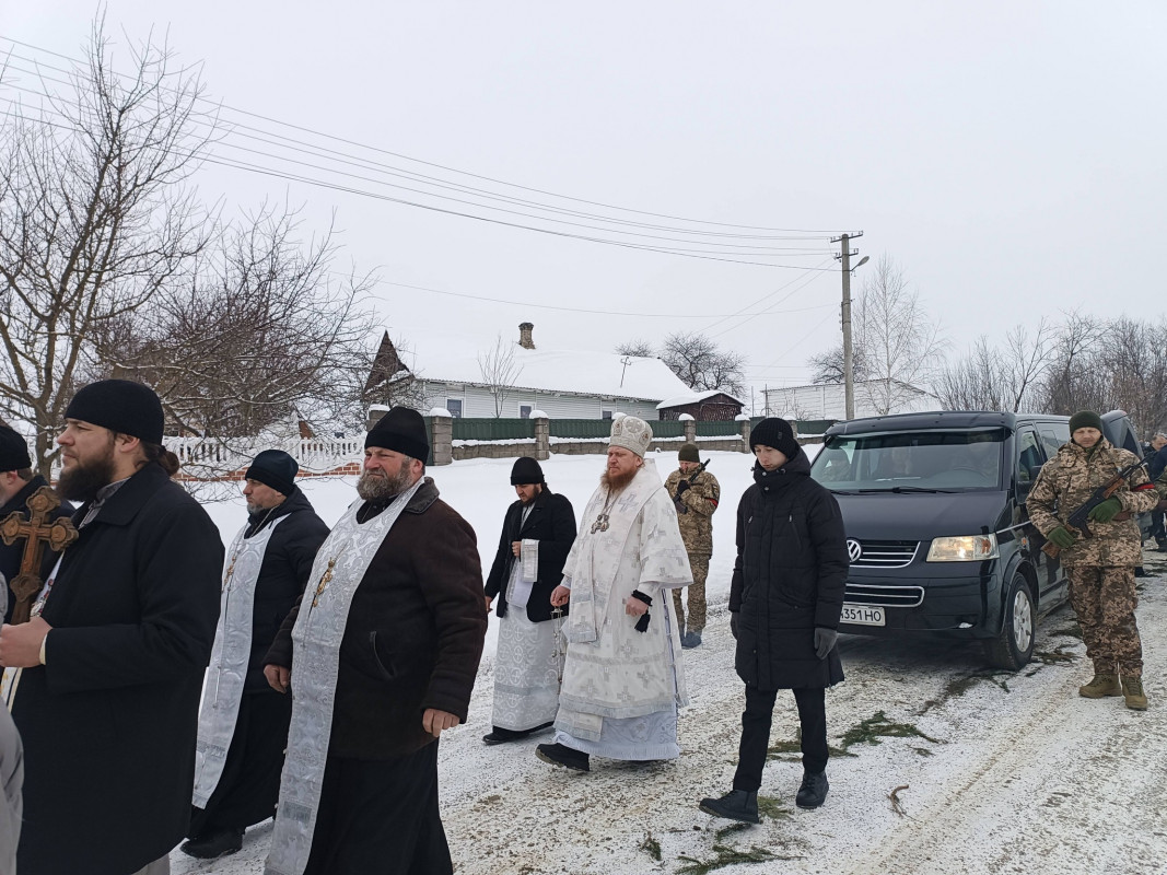 Тривалий час вважався зниклим безвісти: на Волині попрощалися з Героєм Володимиром Вакульчуком