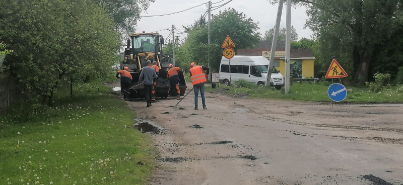 У Шацькій громаді ремонтують розбиті дороги