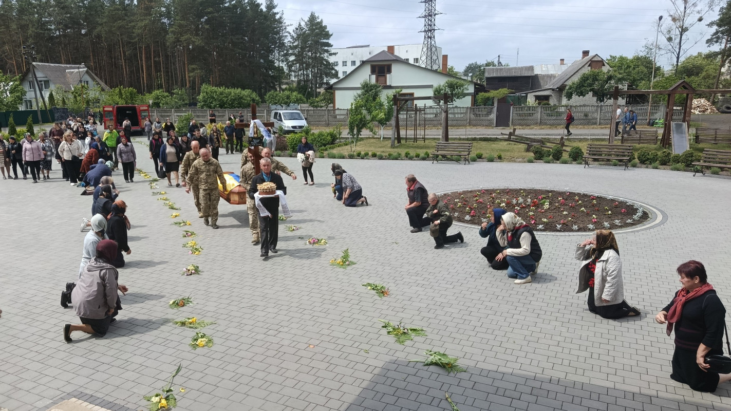На Волині через рік після загибелі в останню путь провели 37-річного Героя Миколу Максимчука
