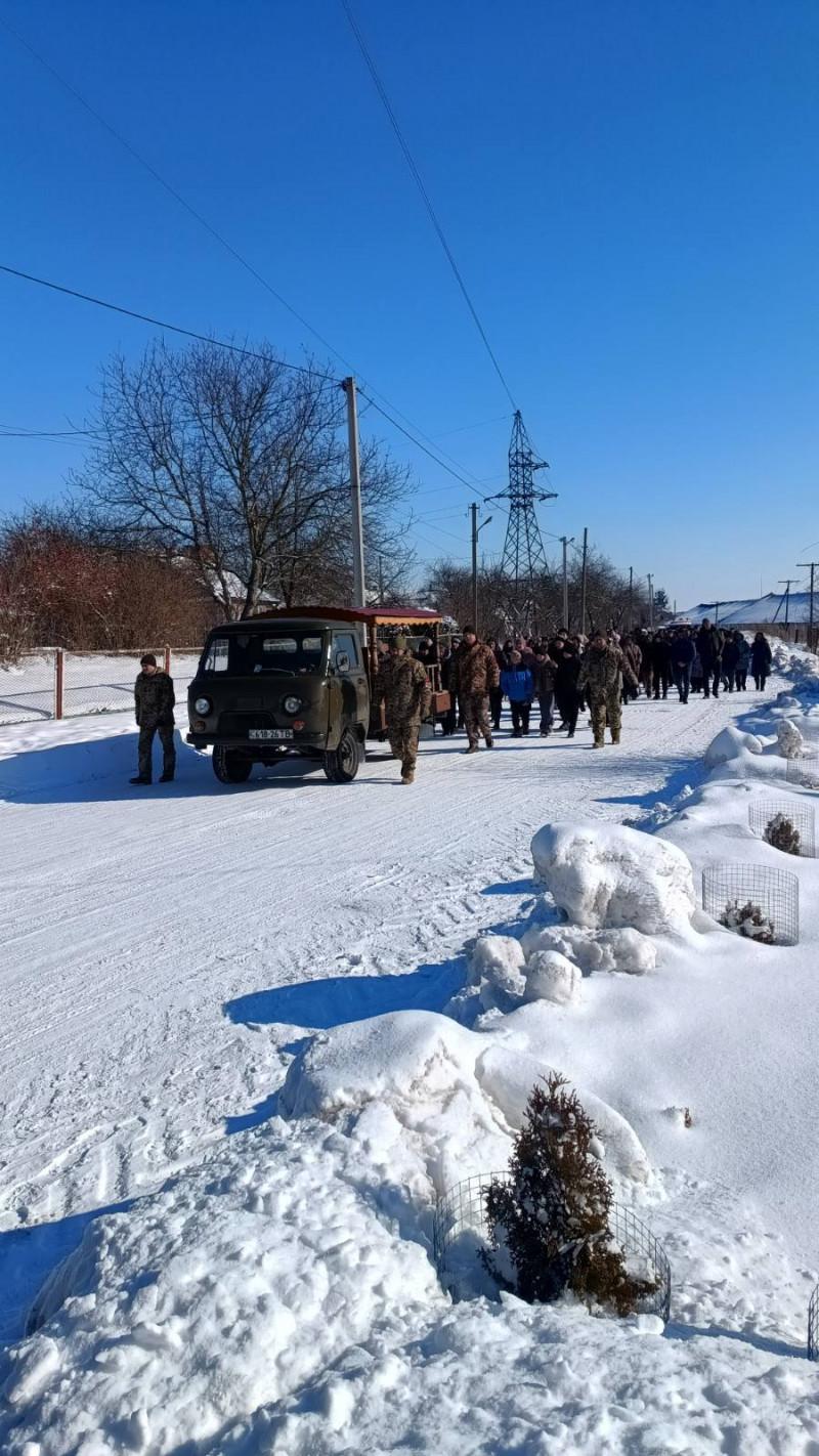 Загинув майже три роки тому: на Волині попрощалися з Героєм Олександром Оксенюком