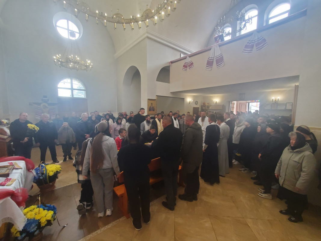 Троє синів втратили батька: на Волині попрощались з Героєм Миколою Кураном