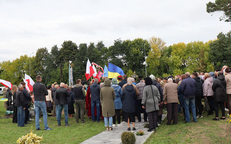 Поляки встановили пам’ятник загиблому бійцю з Волині Богдану Щербику