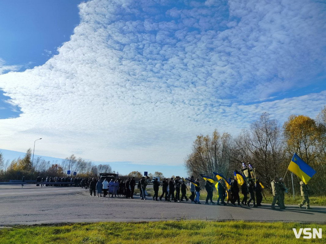 Через рік знайшов вічний спочинок: на Волині попрощалися з 37-річним Героєм Віктором Терешкевичем