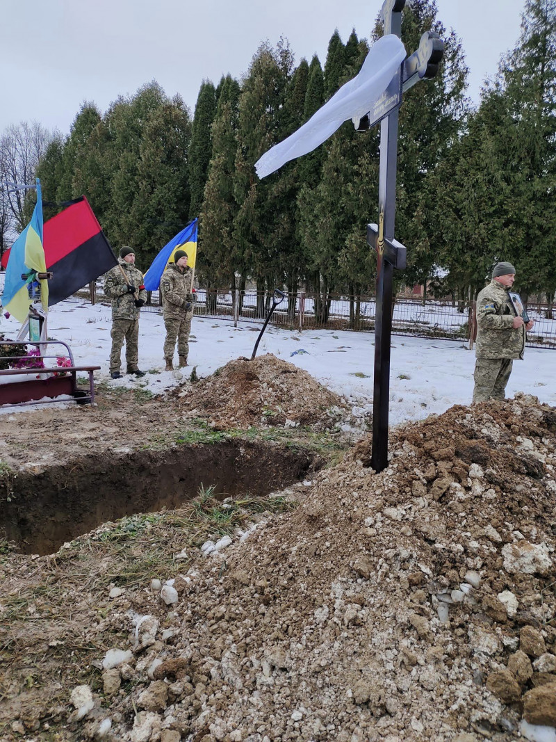 Мав золоті руки: на Волині попрощалися із 48-річним Героєм Ігорем Банковським