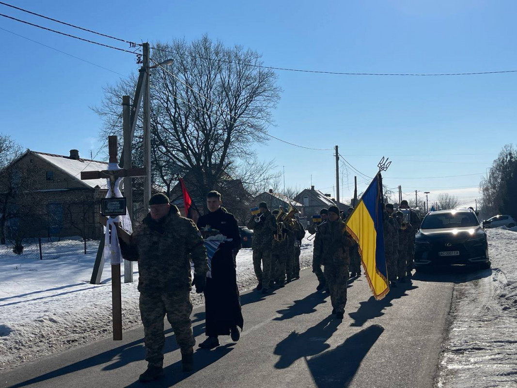 Навіки 33: на Волині попрощалися з військовослужбовцем Валентином Дмитруком