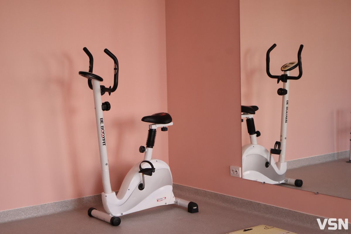 Сучасний простір для юних пацієнтів: у Луцькій дитячій поліклініці відкрили новий зал реабілітації