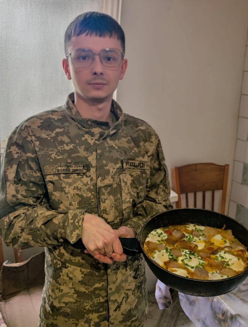 Майстер-шеф на передовій: як волинські прикордонники готують у польових умовах