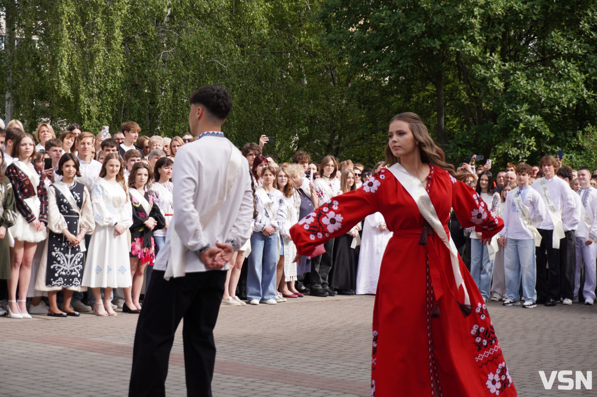 Останній дзвоник у Луцькому ліцеї №21: як це було
