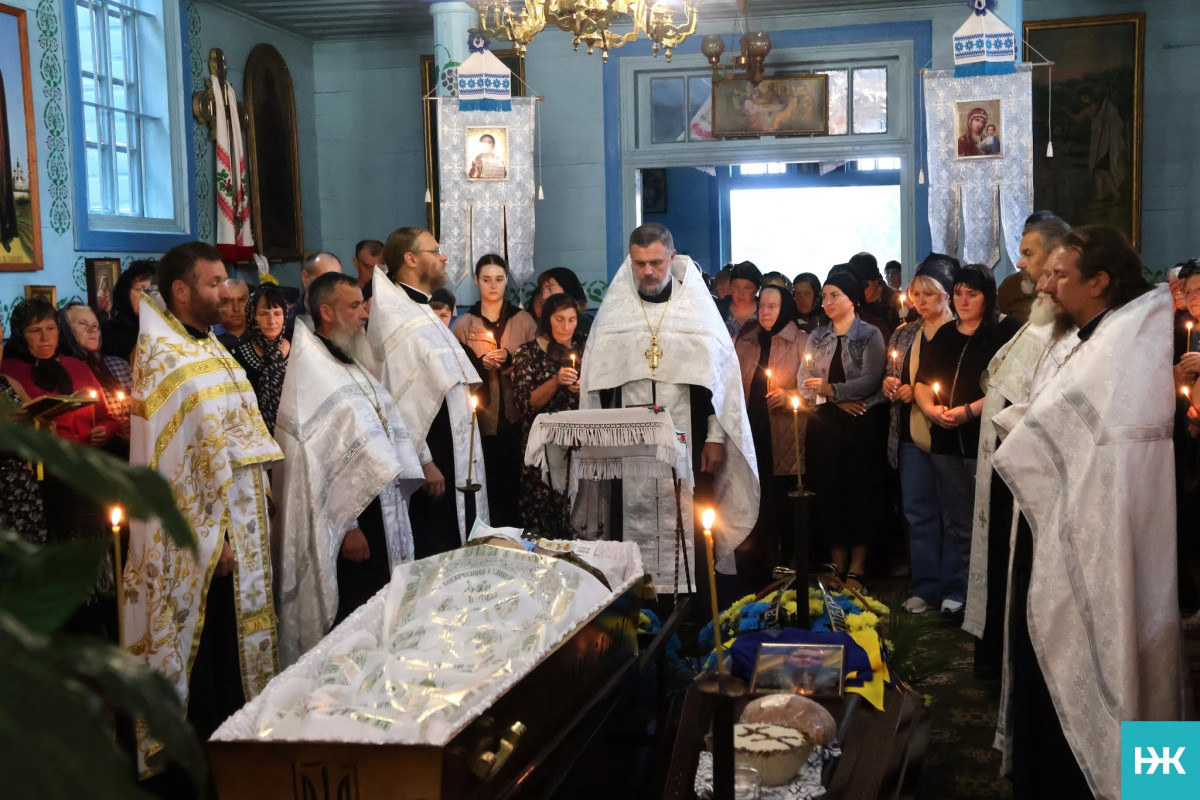 На Волині попрощалися із захисником Сергієм Клапінським, життя якого трагічно обірвала ДТП