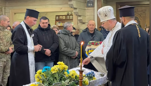 Пішов на фронт заради брата і Батьківщини: на Волині попрощалися з Героєм Олександром Шумом