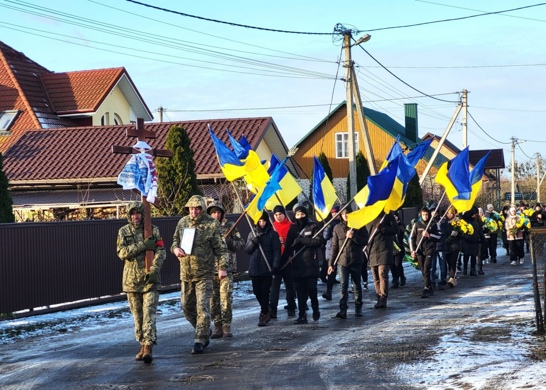 Героїчно загинув в епіцентрі бойових дій: на Волині попрощалися із добровольцем Андрієм Відніком