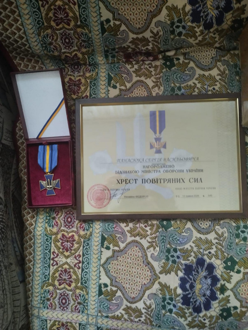 На Волині мамі командира радіолокаційної станції Сергія Панасюка передали посмертну відзнаку