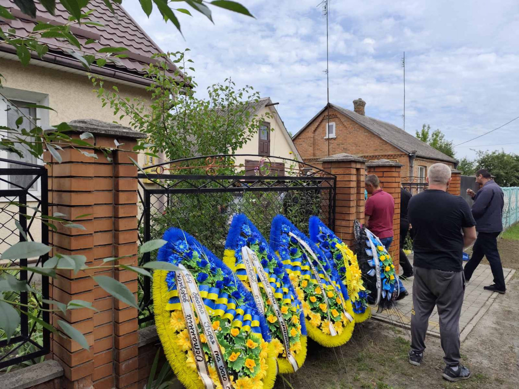 У громаді на Волині в останню путь провели Героя Юрія Шупічука