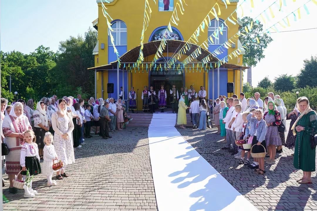 У місті на Волині відзначили 30-річчя Покровського собору: митрополит Михаїл очолив Літургію