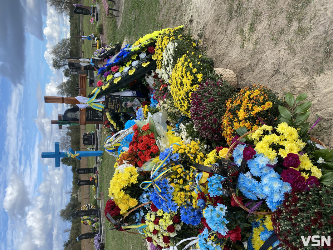 На світанку після загибелі дав про себе знати уві сні. Спогади про полеглого захисника з Волині