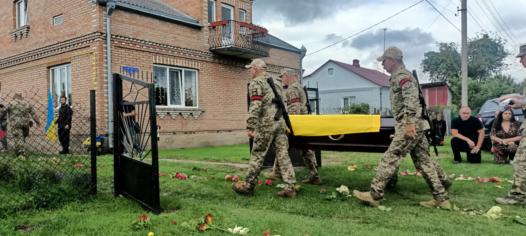3-річна донечка втратила батька: на Волині віддали останню шану молодому Герою Гнату Валеру